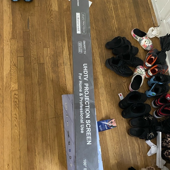 Projector - Picture 2 of 6